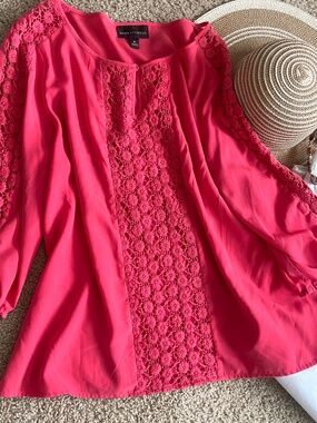 DANA BUCHMAN Tunic Top size XL red + BANDOLINOBLU women’s pants white